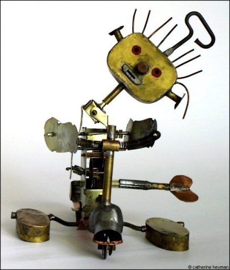 jouets, Petit robot en patinette et clef de boite de conserve, il marche